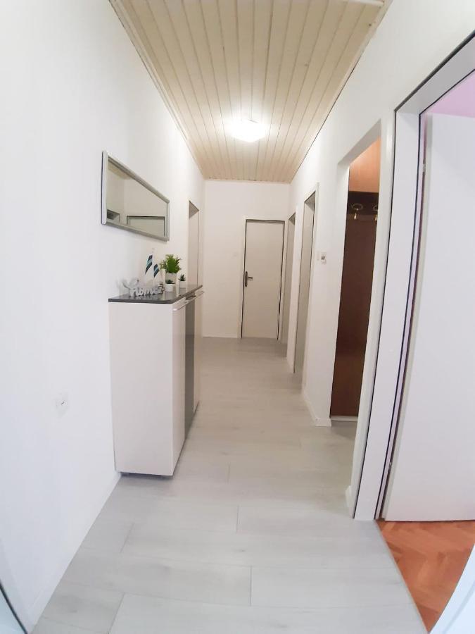 Apartments Sara Подстрана Екстериор снимка