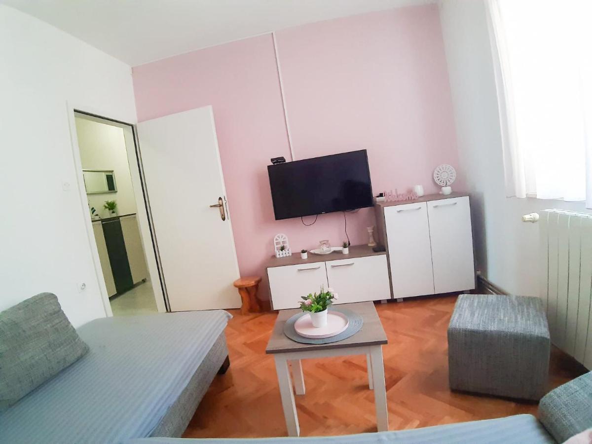 Apartments Sara Подстрана Екстериор снимка