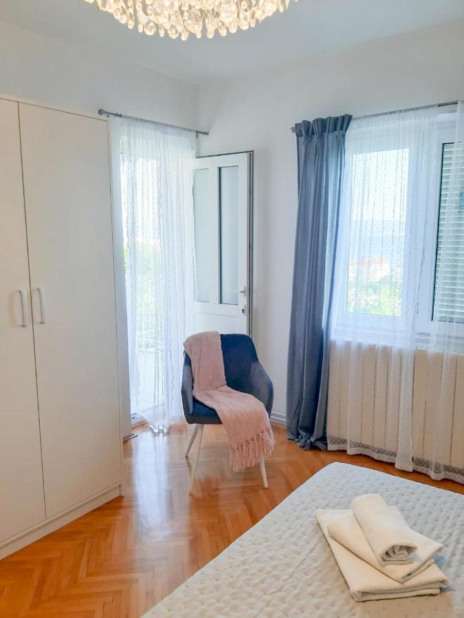 Apartments Sara Подстрана Екстериор снимка
