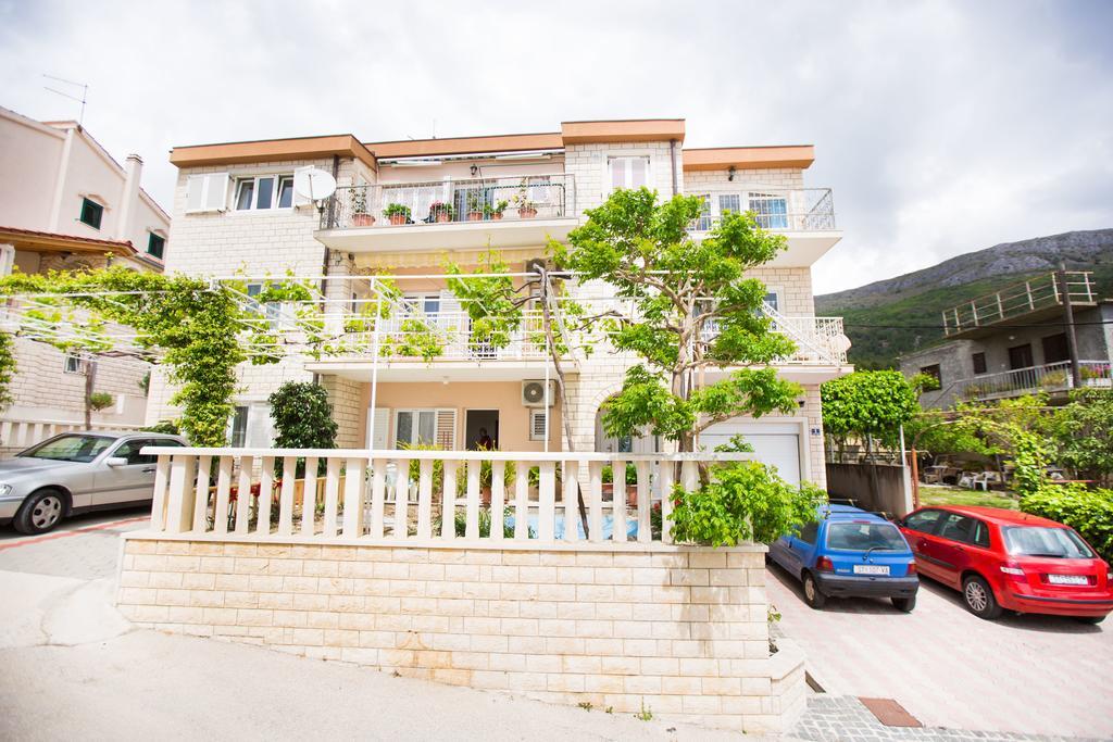 Apartments Sara Подстрана Екстериор снимка