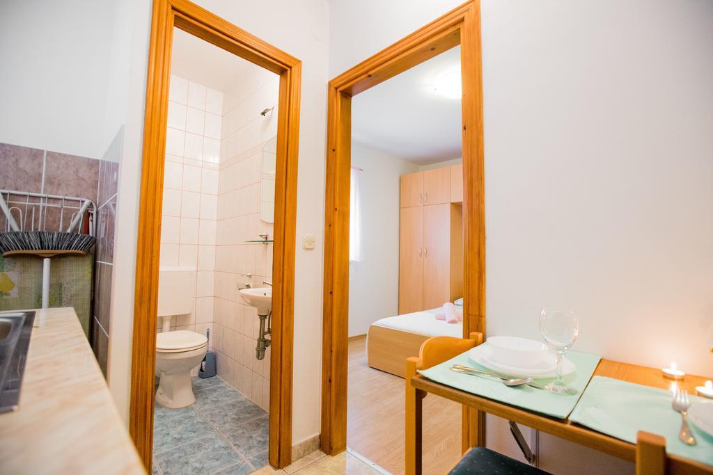 Apartments Sara Подстрана Екстериор снимка
